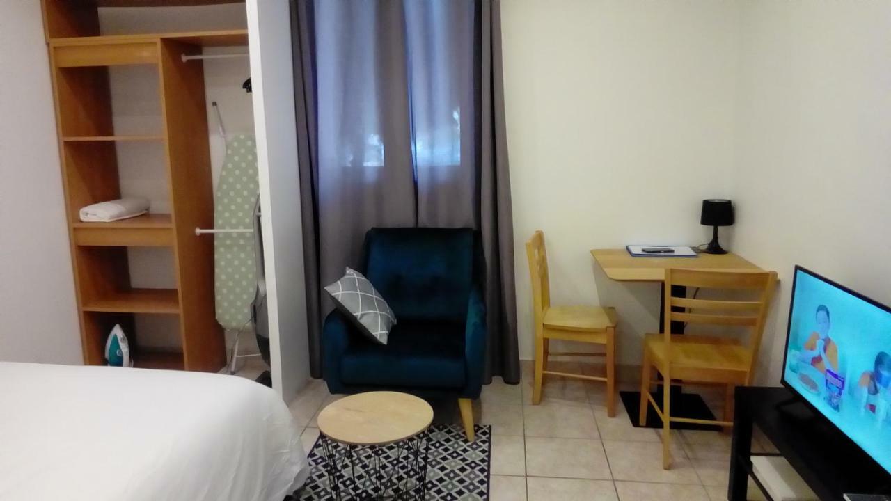 Appartement Aad1 Clamart 200 M Du Tramway T6 St Pave Blc Avec Cuisine Separee מראה חיצוני תמונה